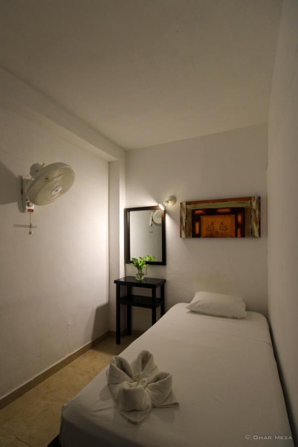 Hostal Gayser Valladolid  Eksteriør billede