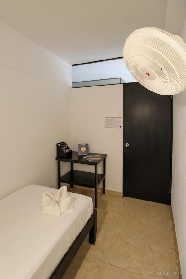 Hostal Gayser Valladolid  Eksteriør billede