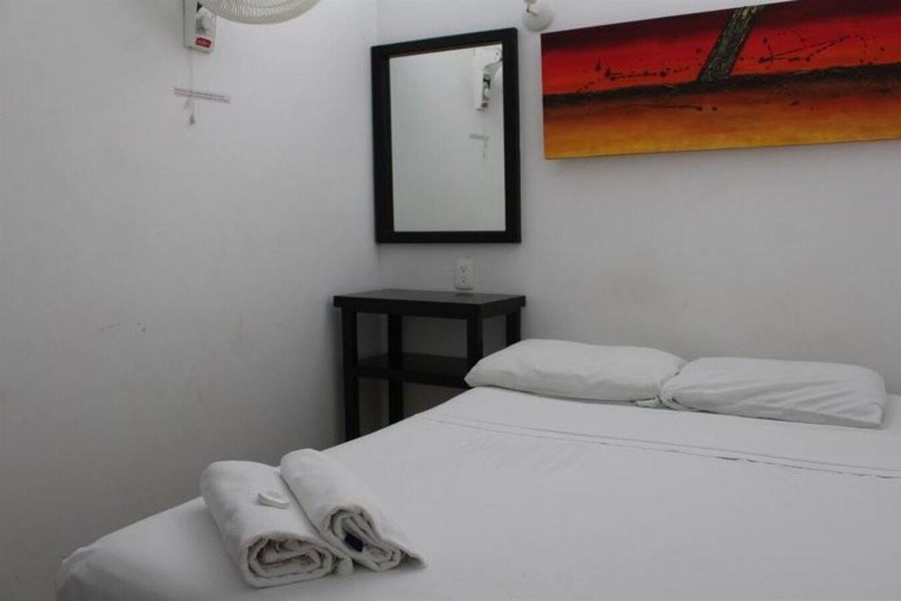 Hostal Gayser Valladolid  Eksteriør billede