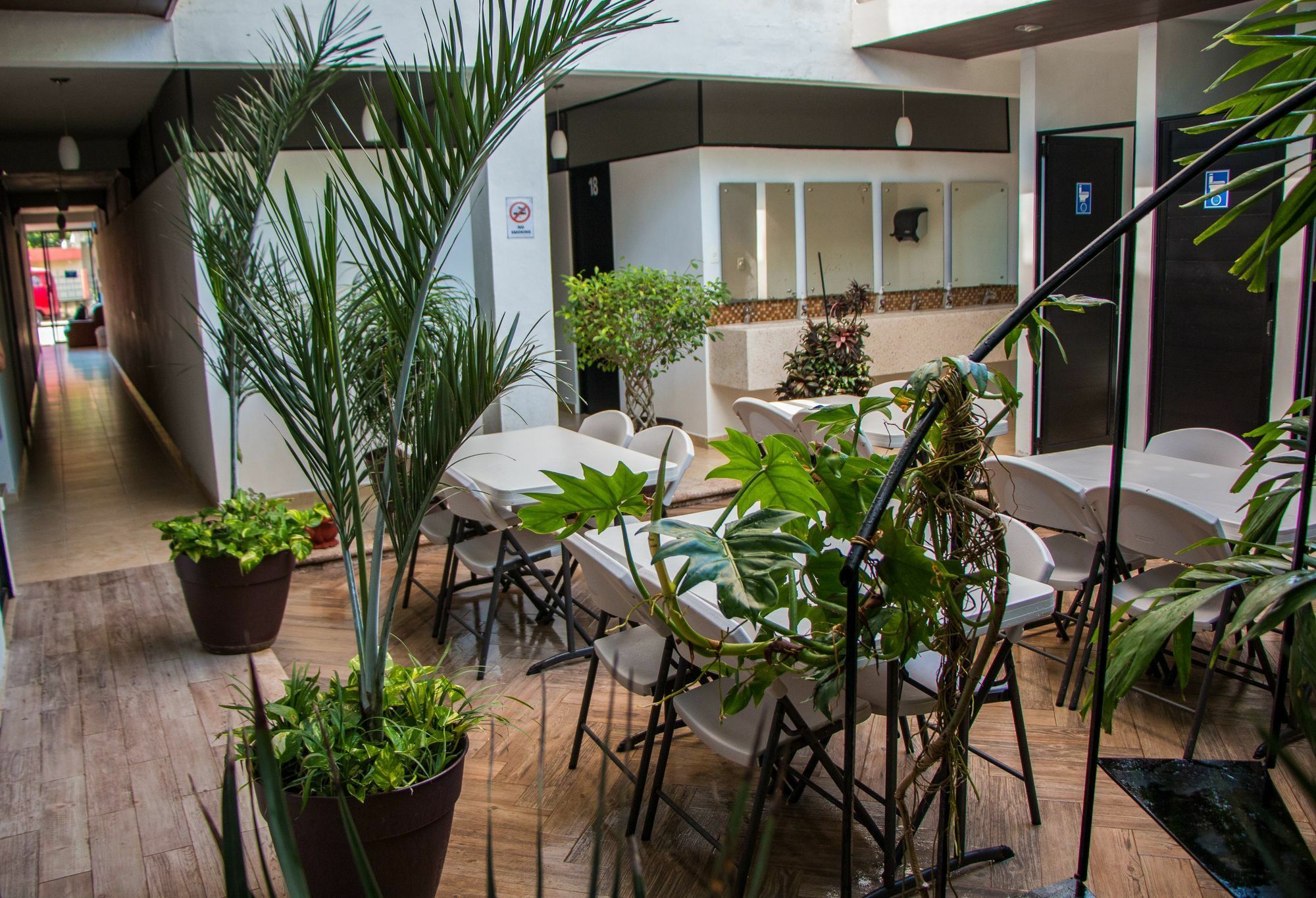 Hostal Gayser Valladolid  Eksteriør billede